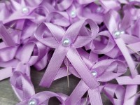 Vývazek, svatební mašlička na myrtu jednoduchá fialová střed... Vývazek, svatební mašlička na myrtu jednoduchá fialová střed...