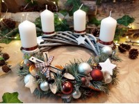 Adventní věnec s lyžemi 25cm... Adventní věnec s lyžemi 25cm...