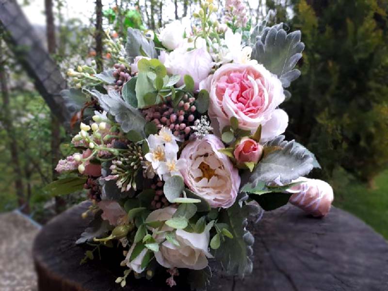 Brillant Flowers - svatební kytice z pivoněk