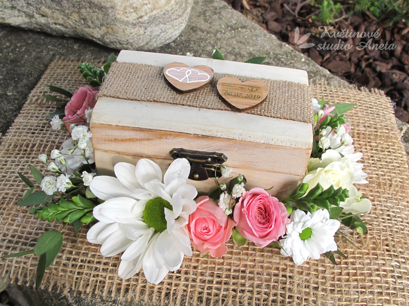 Dřevěné krabička na prstýnky