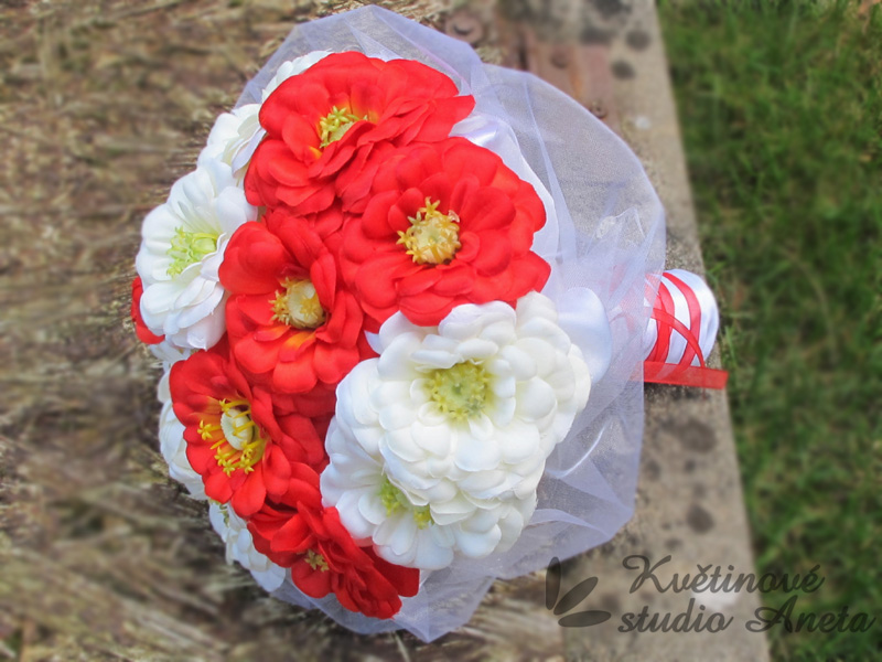 Brillant Flowers - svatební kytice z cínií