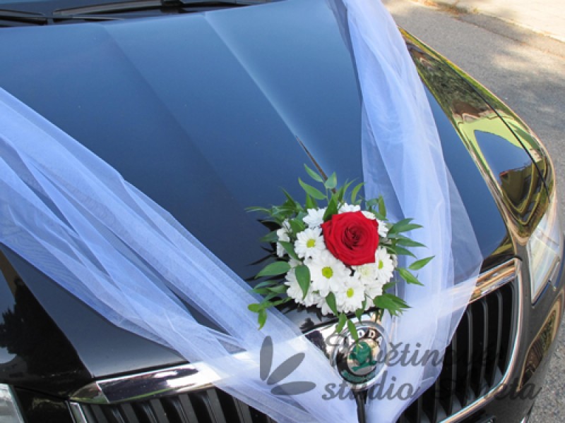 Aranžmá na auto organza s aranžmá