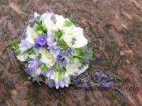 Svatební kytice fialková