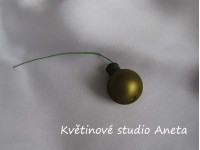 Baňka sklo zelená sv. matná na drátku 2,5cm...