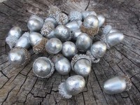 Žaludy metal stříbrné 36ks...
